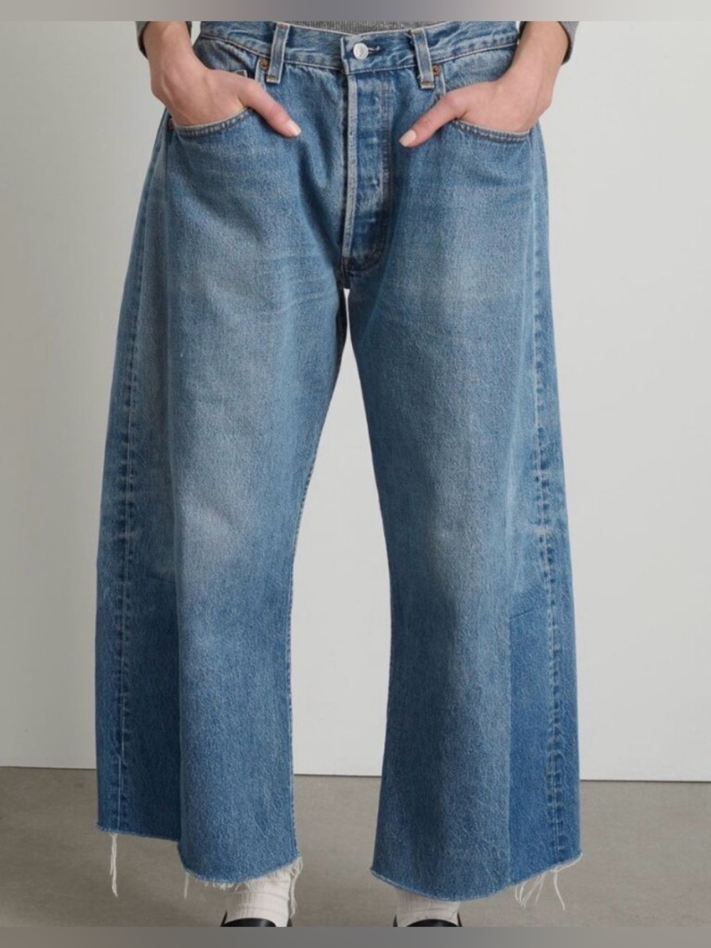 B SIDES Vintage Levi’s 501 Lasso Jean Slouch Crop Classic Faded Inigo. Size 29